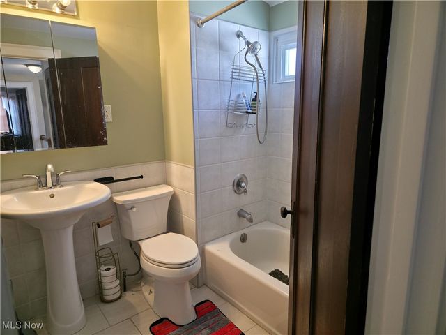 1425 Crescent Road SW, Canton, OH 44710