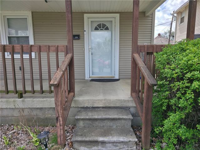 1425 Crescent Road SW, Canton, OH 44710