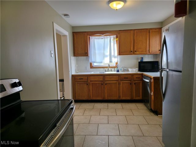 1425 Crescent Road SW, Canton, OH 44710