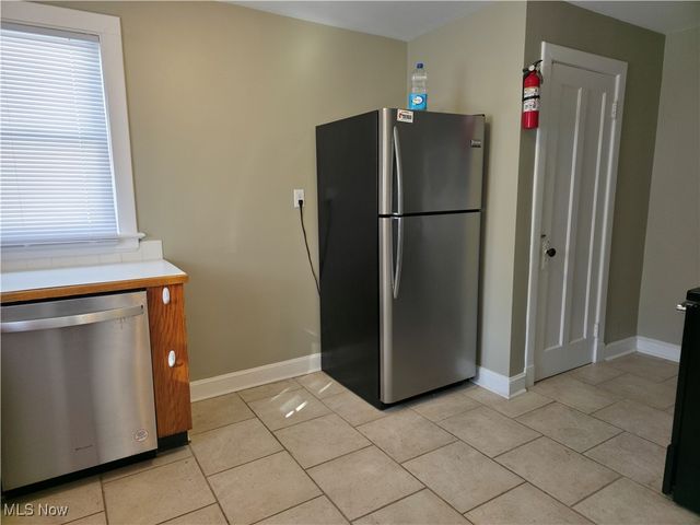 1425 Crescent Road SW, Canton, OH 44710