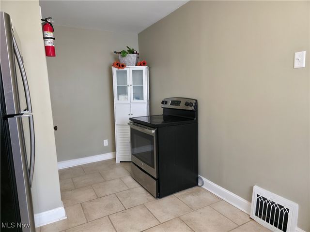 1425 Crescent Road SW, Canton, OH 44710