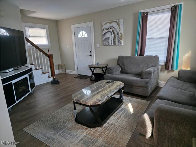 1425 Crescent Road SW, Canton, OH 44710