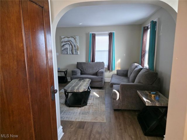 1425 Crescent Road SW, Canton, OH 44710
