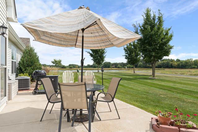 549 Autumn Circle, Pingree Grove, IL 60140