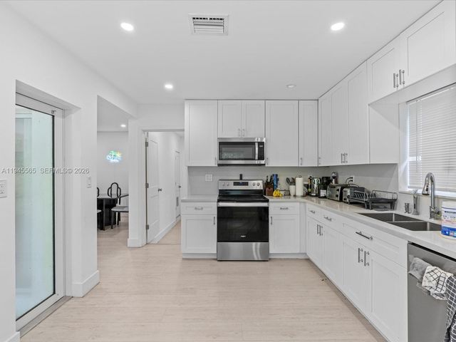 5265 SW 78th St, Miami, FL 33143