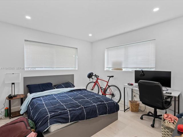 5265 SW 78th St, Miami, FL 33143