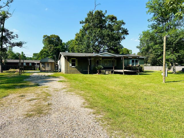 27607 County Road 3744, Splendora, TX 77372
