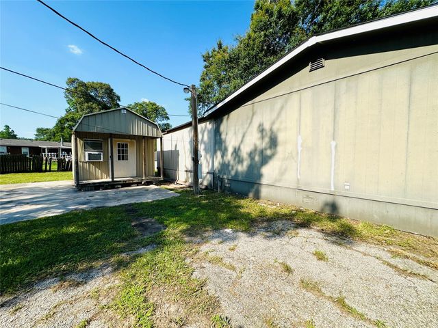 27607 County Road 3744, Splendora, TX 77372