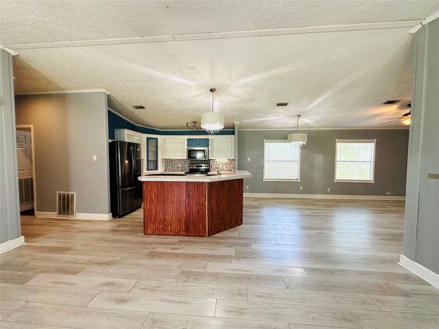 27607 County Road 3744, Splendora, TX 77372