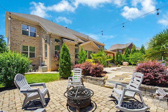 3083 Twin Lakes Drive, Weddington, NC 28104