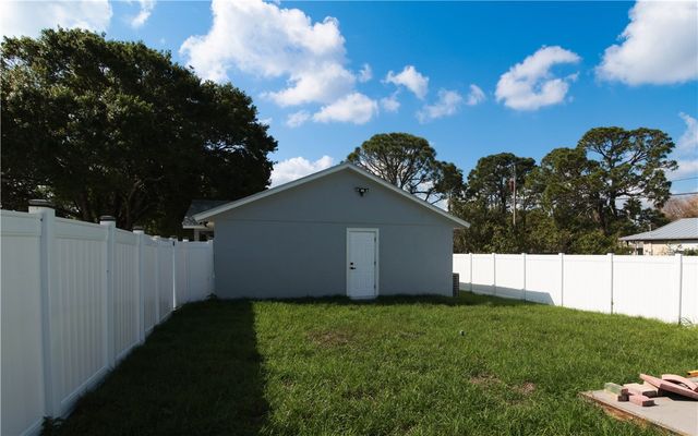 1495 SW 18th Avenue SW, Vero Beach, FL 32962