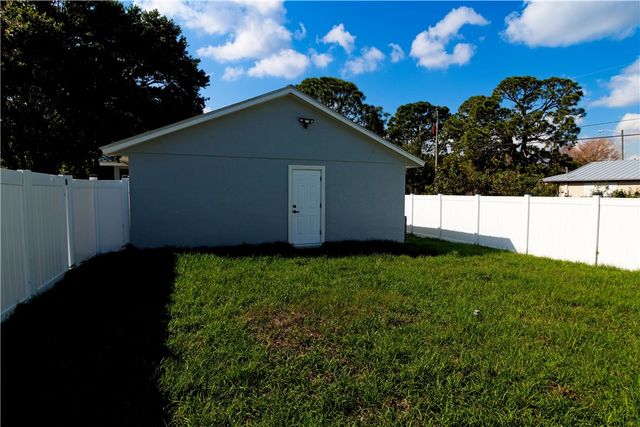 1495 SW 18th Avenue SW, Vero Beach, FL 32962