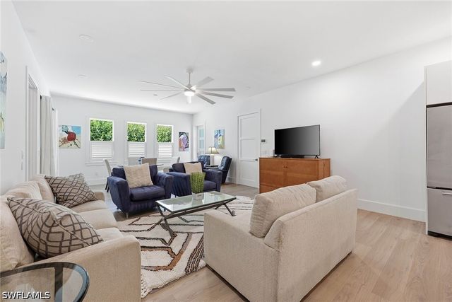 1232 Royal Palm DR, Naples, FL 34103