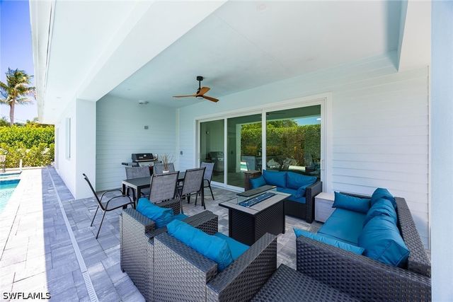 1232 Royal Palm DR, Naples, FL 34103