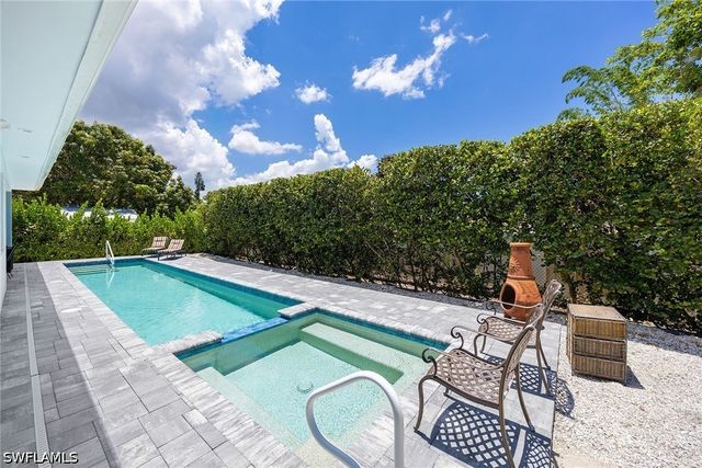 1232 Royal Palm DR, Naples, FL 34103