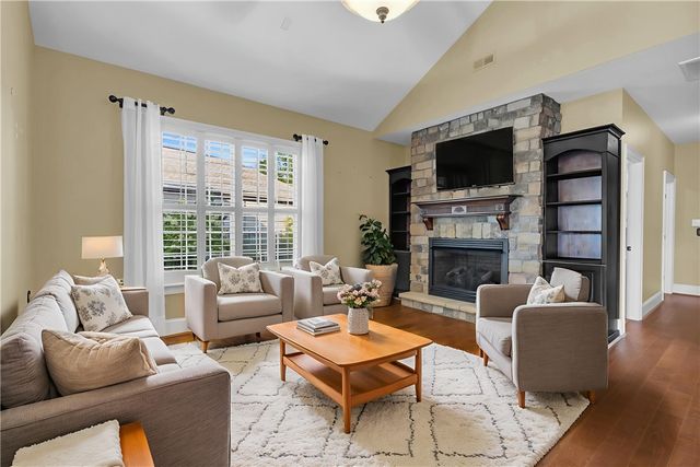 105 Bur Oak Drive, Taylors, SC 29687