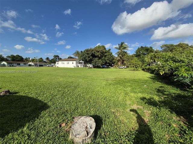 1880 NW 111th St, Miami, FL 33167