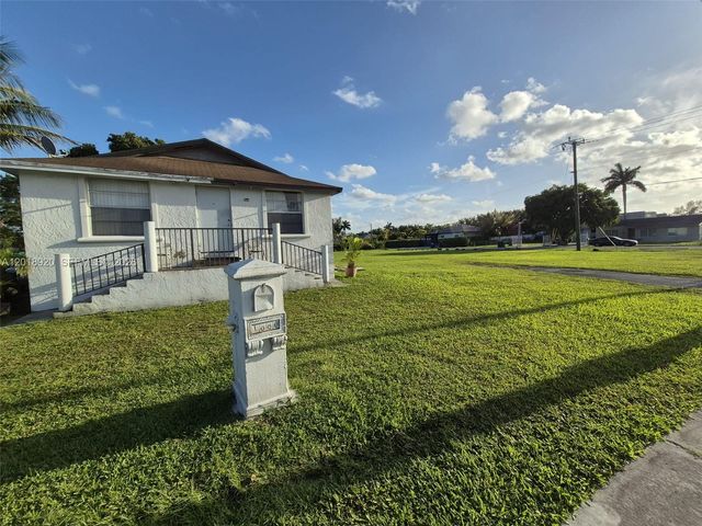 1880 NW 111th St, Miami, FL 33167