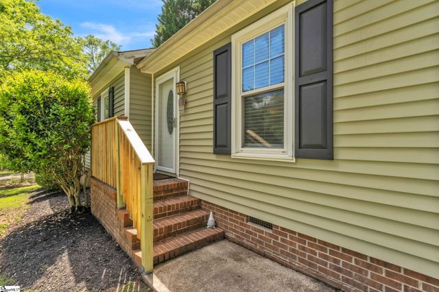 210 Chickamauga Lane, Simpsonville, SC 29681