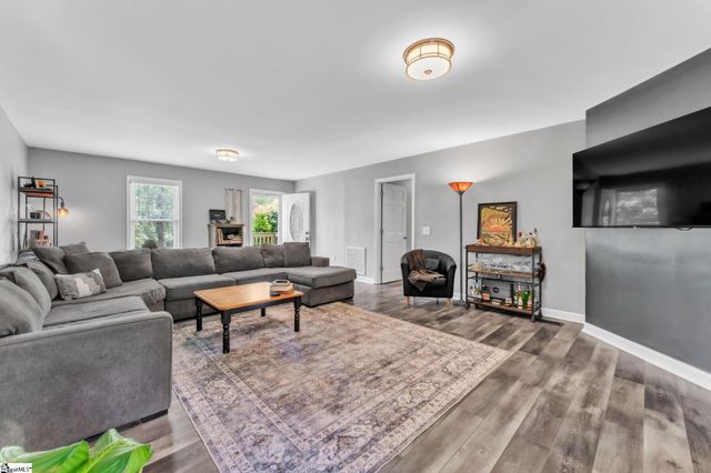 210 Chickamauga Lane, Simpsonville, SC 29681