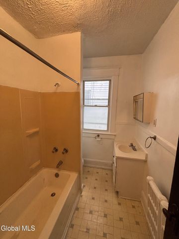 20 Delaware Terrace, Albany, NY 12209