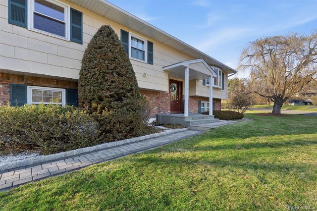 6 Cider Mill Court, New City, NY 10956