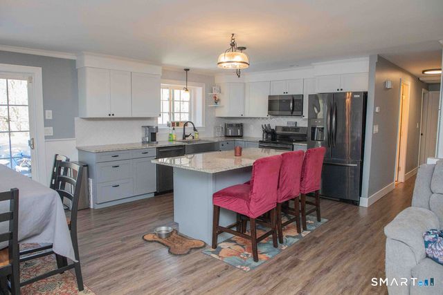 27 Old Skinner Street, East Hampton, CT 06424