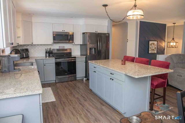 27 Old Skinner Street, East Hampton, CT 06424
