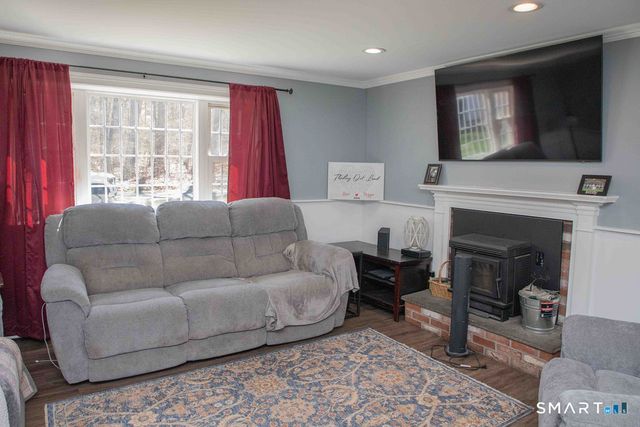 27 Old Skinner Street, East Hampton, CT 06424