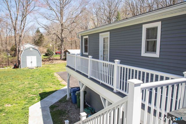 27 Old Skinner Street, East Hampton, CT 06424