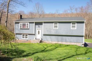 27 Old Skinner Street, East Hampton, CT 06424