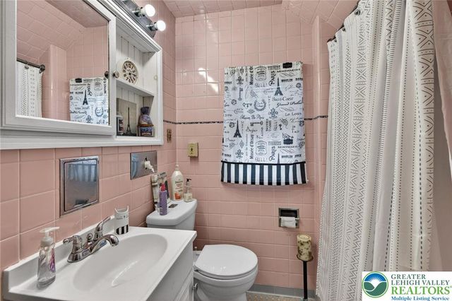 1716 Carlisle Street, Bethlehem City, PA 18017