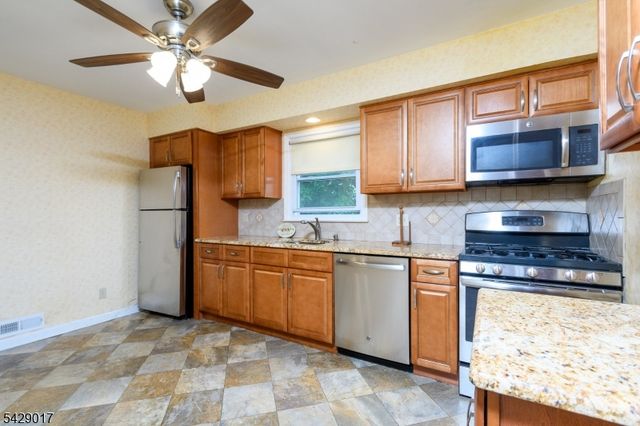 98 Bromley Pl, Nutley Twp., NJ 07110