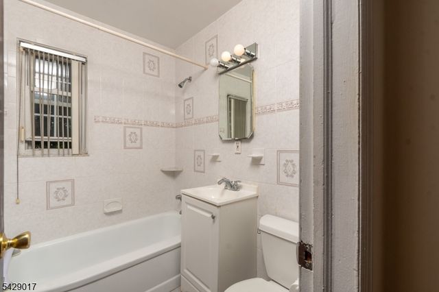 98 Bromley Pl, Nutley Twp., NJ 07110