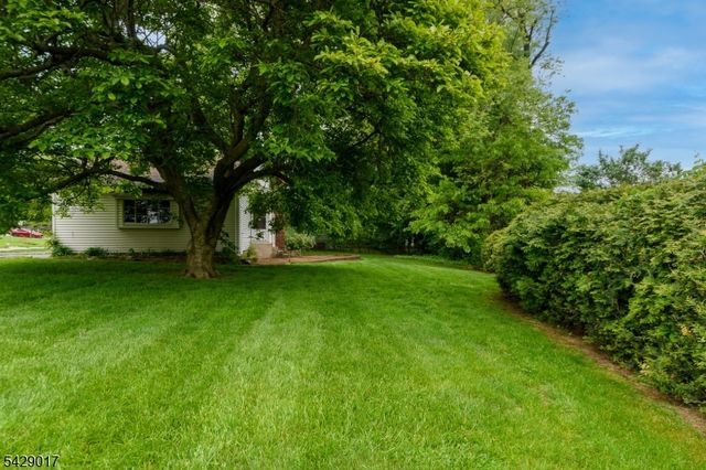 98 Bromley Pl, Nutley Twp., NJ 07110