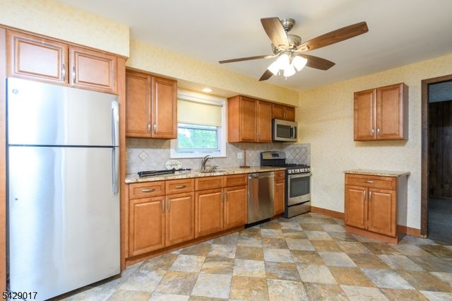98 Bromley Pl, Nutley Twp., NJ 07110