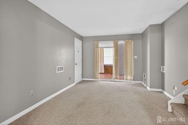 24 Moryan Road, Edison, NJ 08817