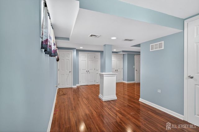 24 Moryan Road, Edison, NJ 08817