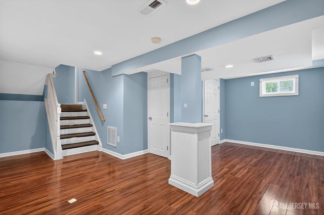 24 Moryan Road, Edison, NJ 08817