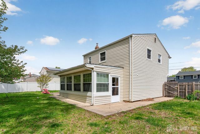 24 Moryan Road, Edison, NJ 08817
