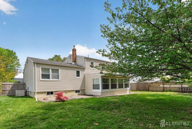 24 Moryan Road, Edison, NJ 08817