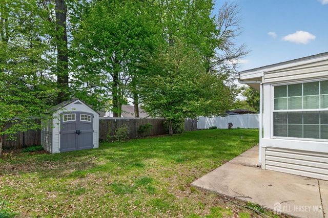 24 Moryan Road, Edison, NJ 08817