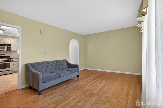 24 Moryan Road, Edison, NJ 08817