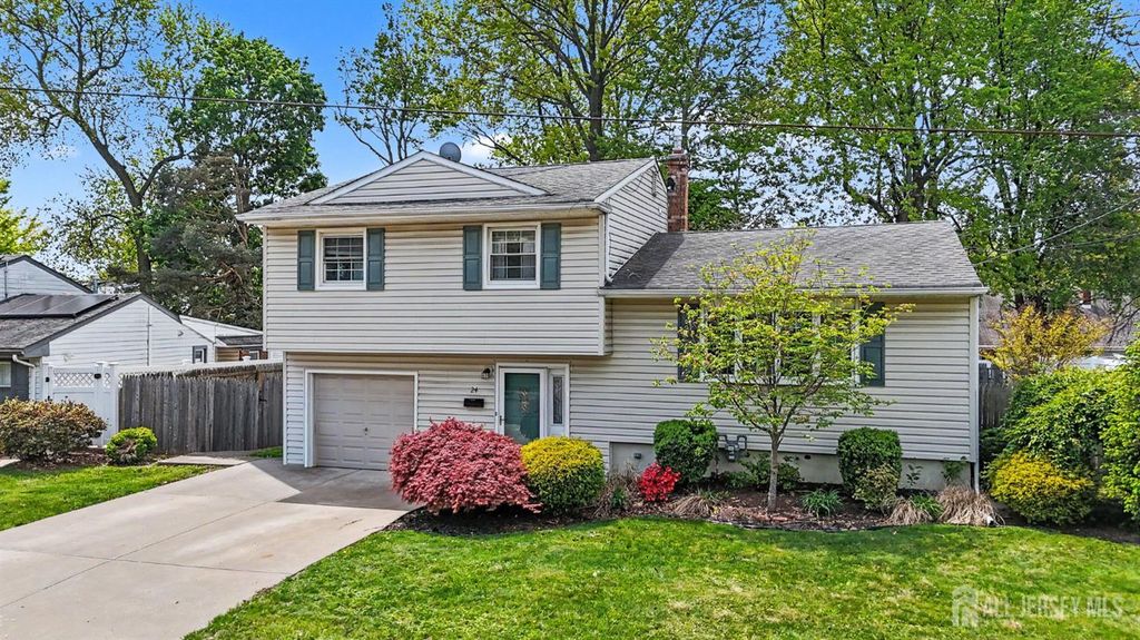 24 Moryan Road, Edison, NJ 08817