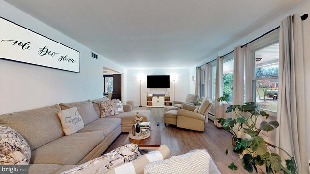 2459 BUTTONWOOD DR, Vineland, NJ 08361