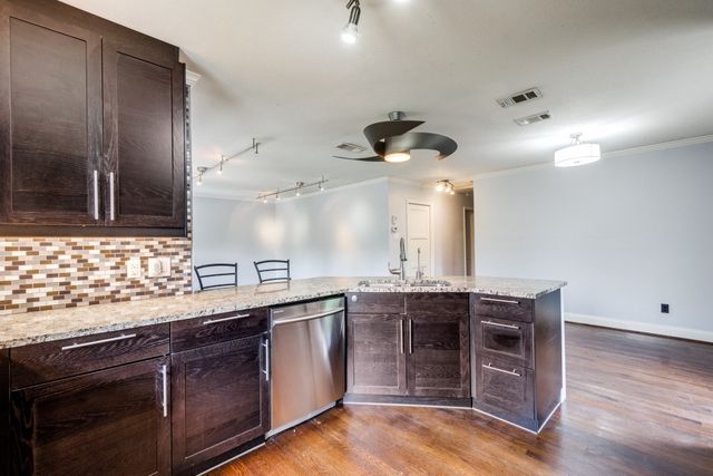 9520 Ash Creek Drive, Dallas, TX 75228