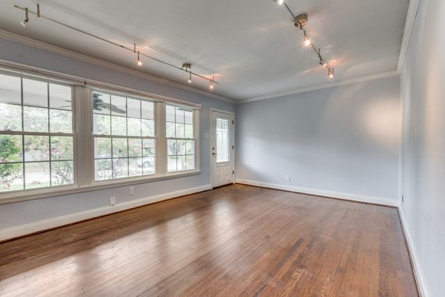 9520 Ash Creek Drive, Dallas, TX 75228