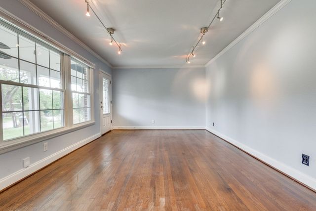 9520 Ash Creek Drive, Dallas, TX 75228