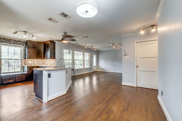 9520 Ash Creek Drive, Dallas, TX 75228