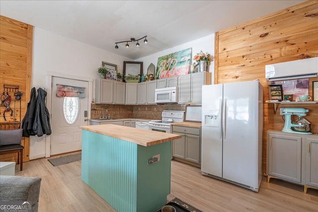 102 Beaverdam Creek Road, Winterville, GA 30683